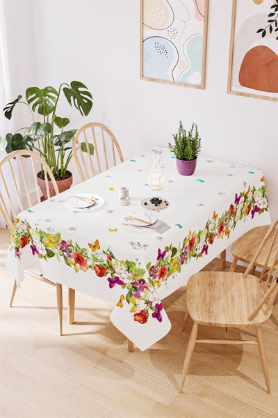 Floral Bordürlü Masa Örtüsü